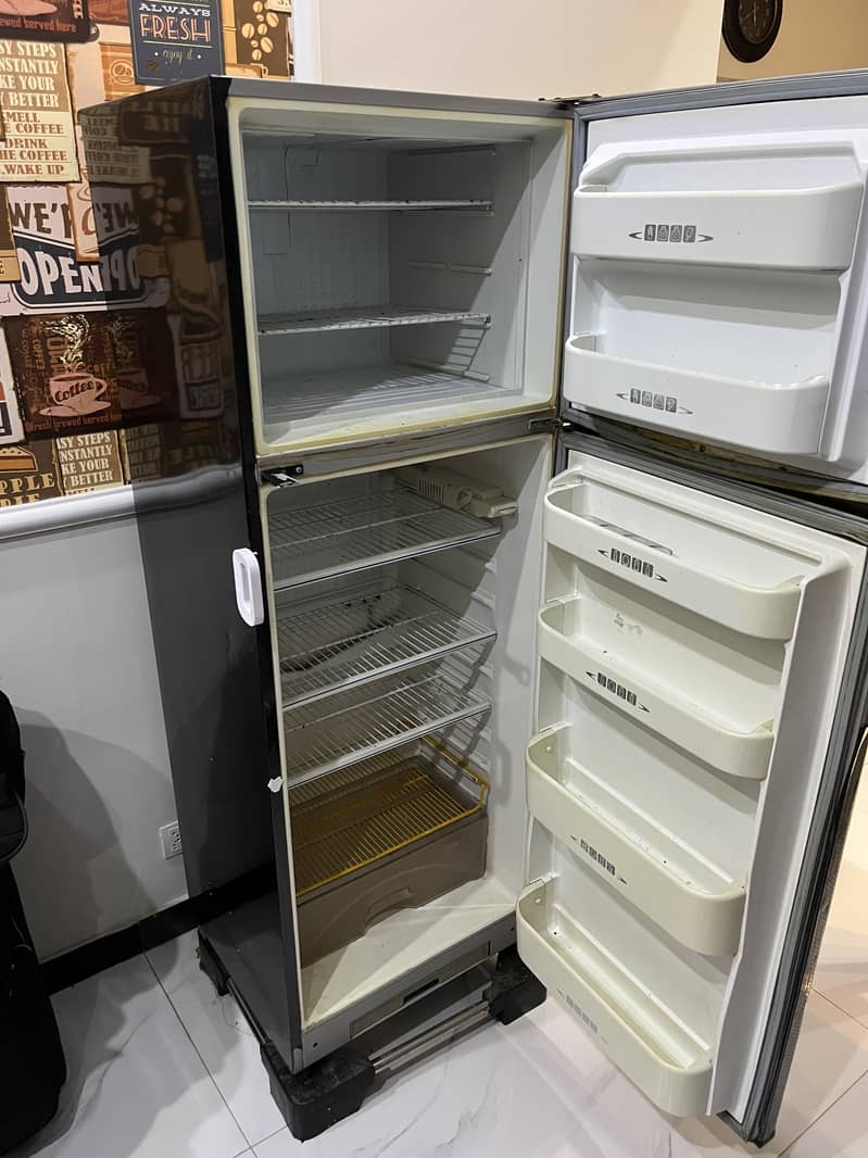 Dawlance Refrigerator 4