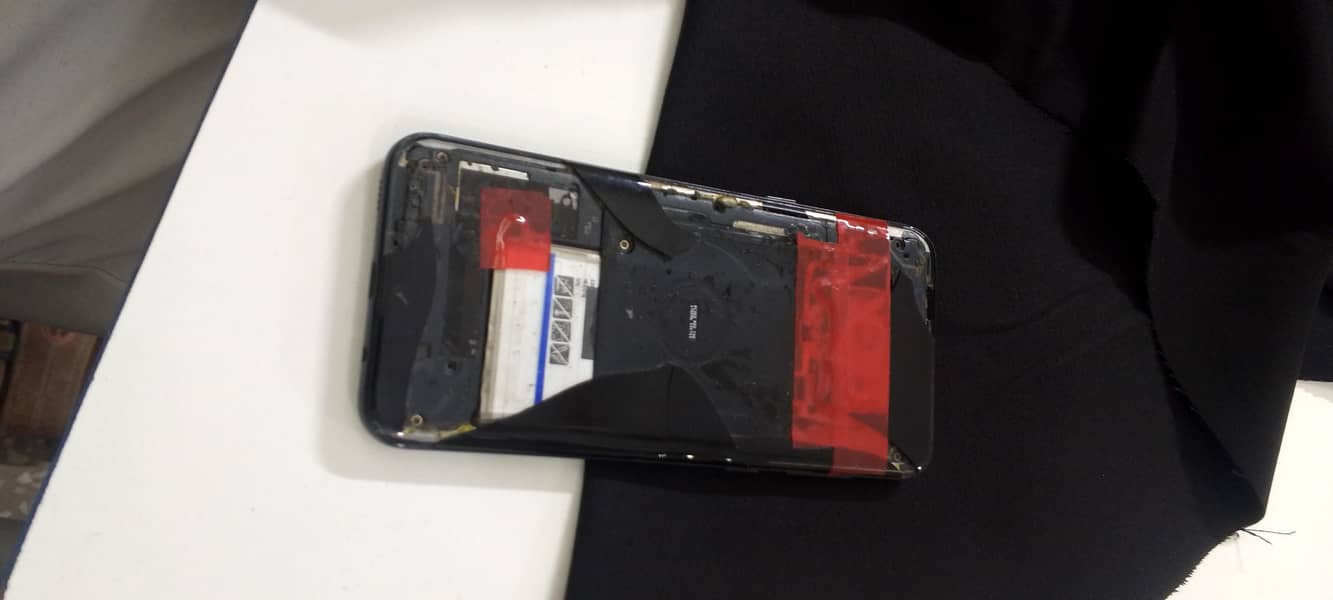 Samsung Mobile S8 Plus 3