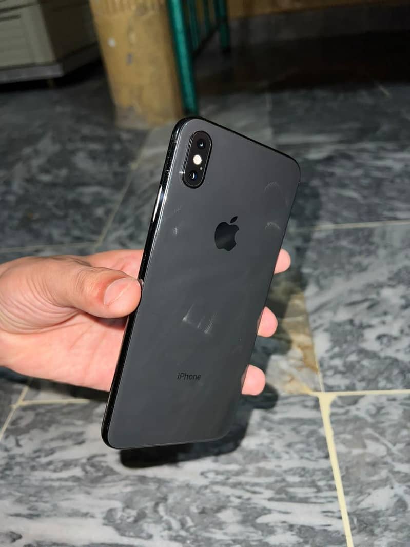 Apple iPhone XS Max 0