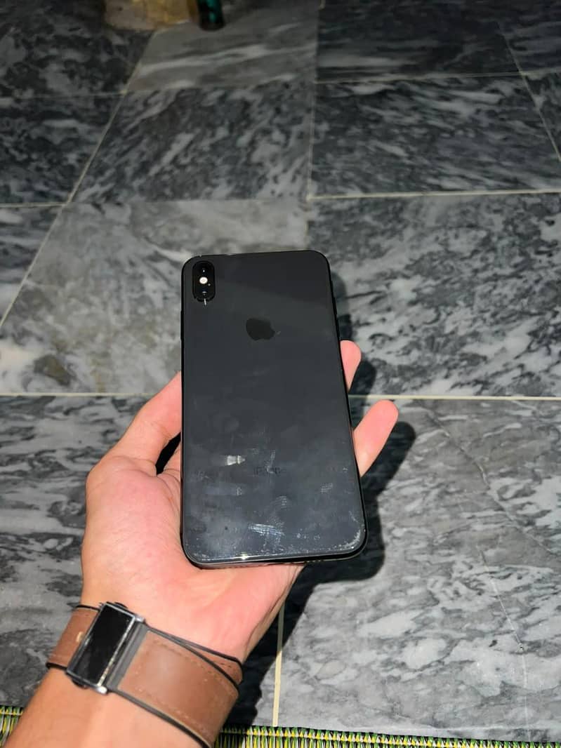 Apple iPhone XS Max 2