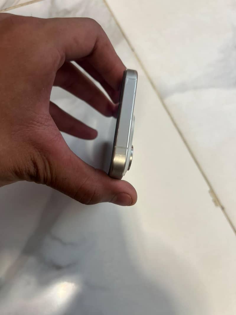 Apple iPhone 15 Pro 0