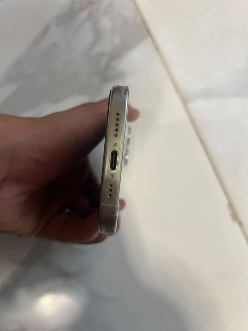 Apple iPhone 15 Pro 1