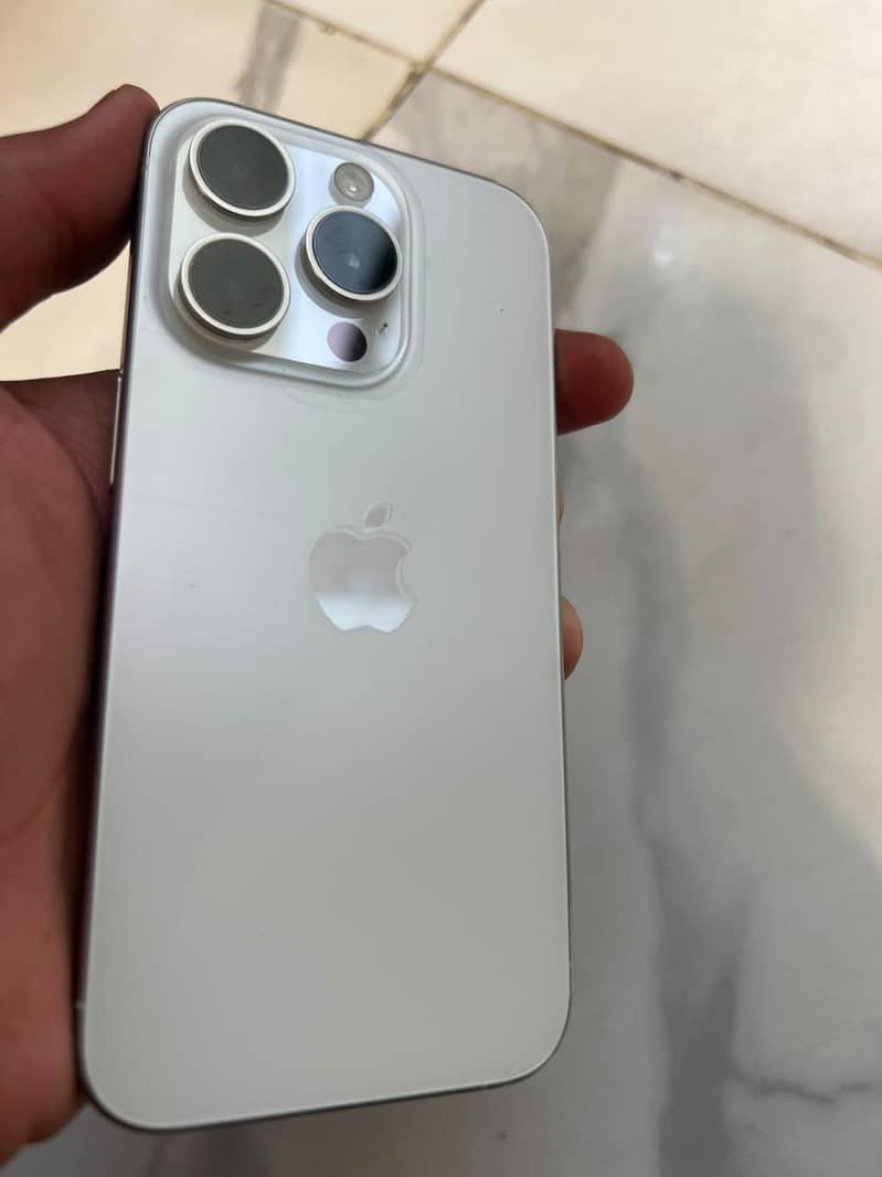 Apple iPhone 15 Pro 2