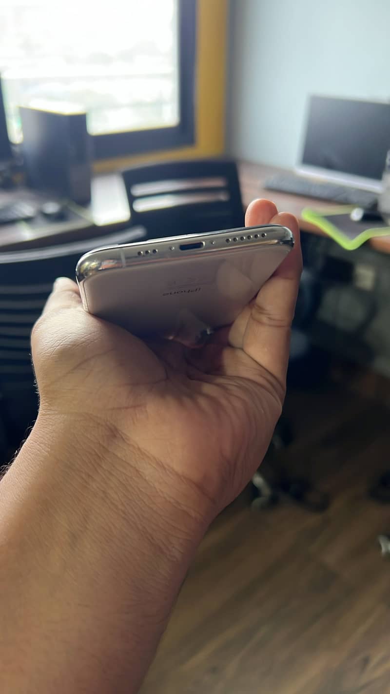 Apple iPhone XS 8