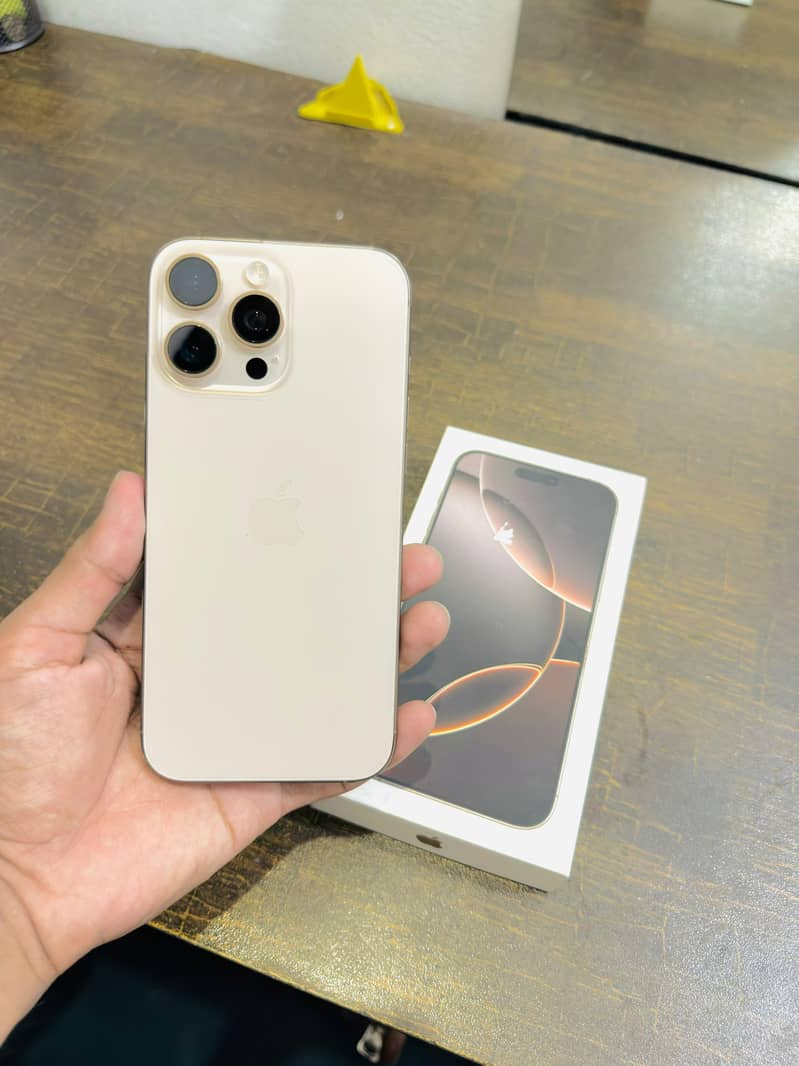 Apple iPhone 16 Pro Max 0