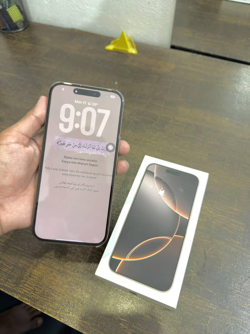 Apple iPhone 16 Pro Max 1