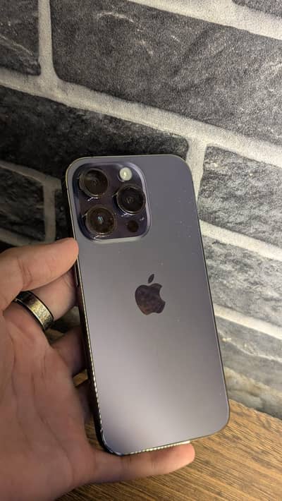 Apple iPhone 14 Pro deep purple