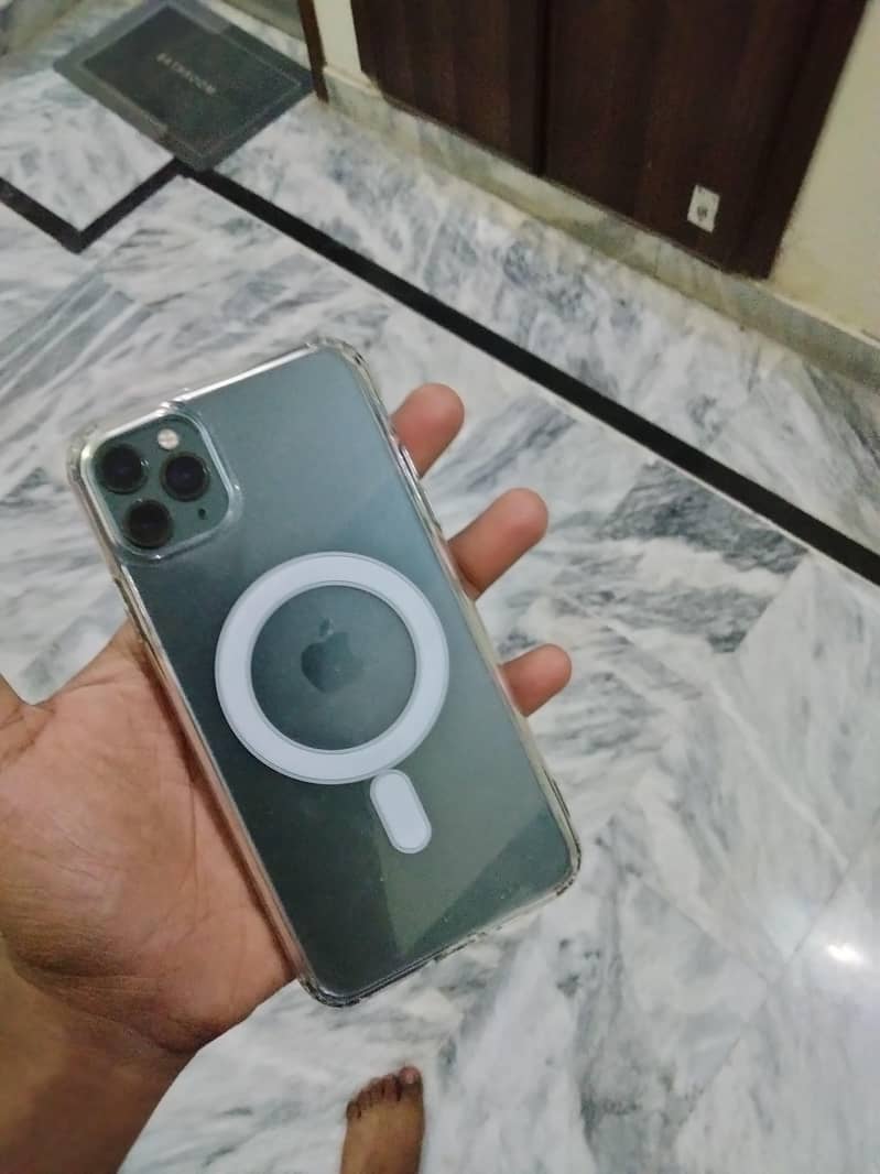 Apple iPhone 11 Pro Max 1