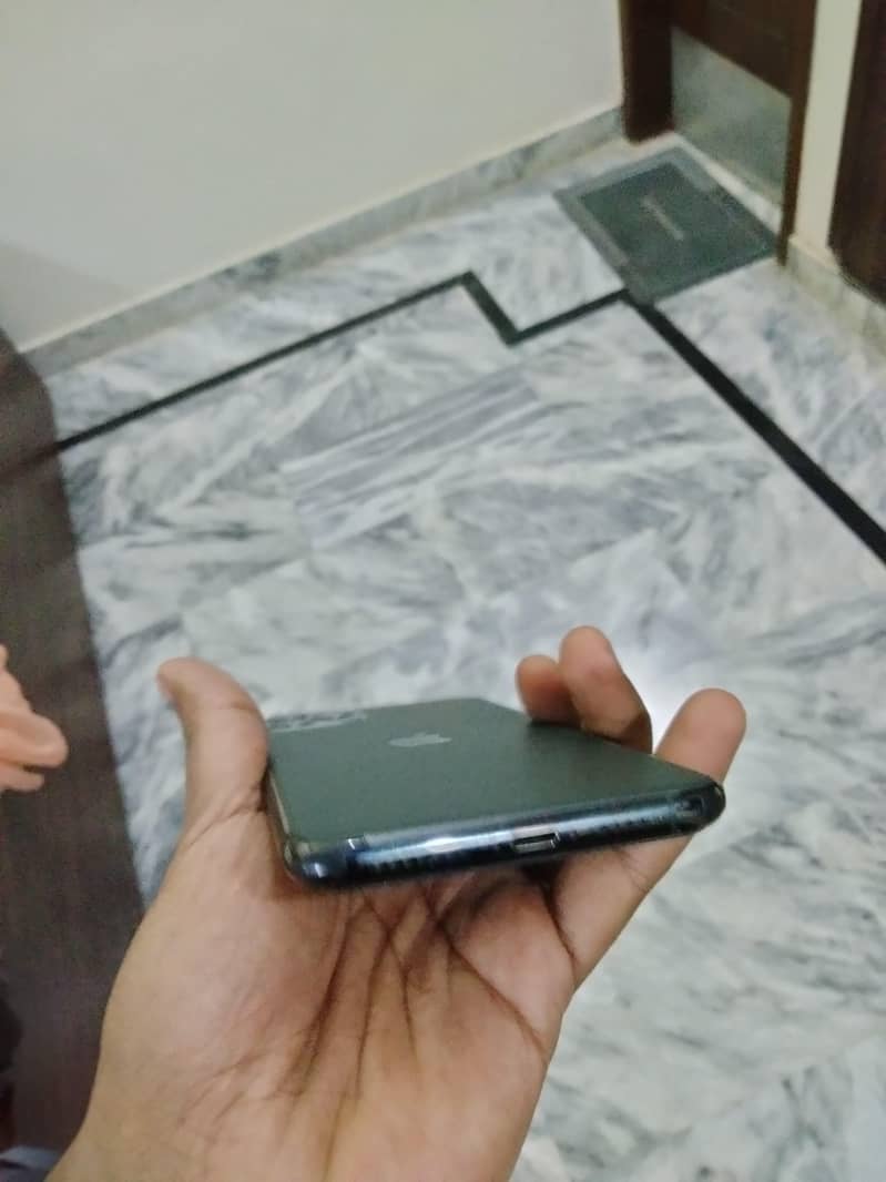 Apple iPhone 11 Pro Max 3
