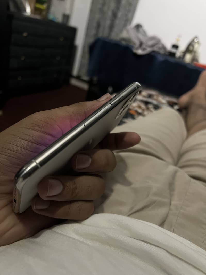 Apple iPhone 11 Pro 1