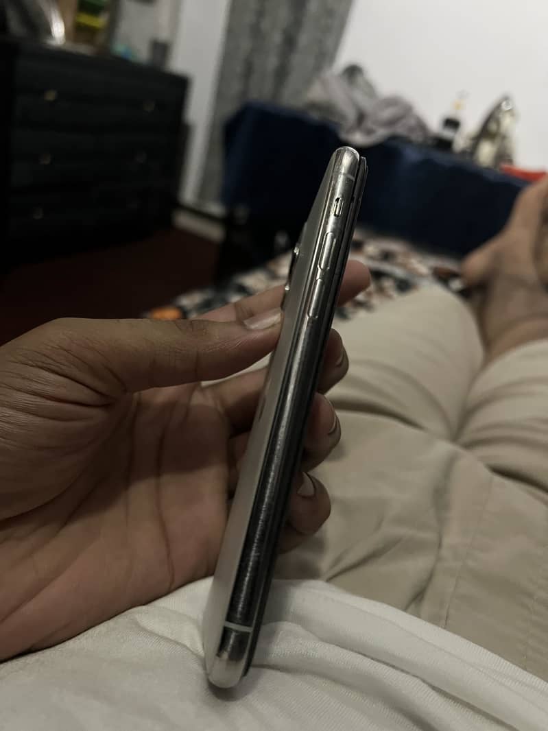 Apple iPhone 11 Pro 2