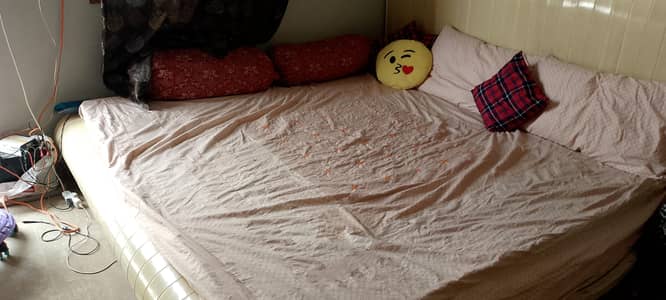 bed set without mattress