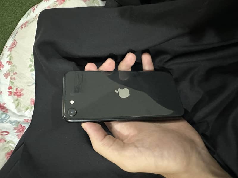 Apple iPhone SE 0