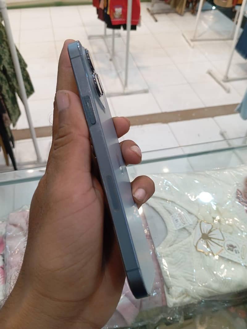 Apple iPhone 13 Pro Max 2