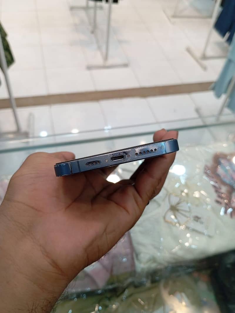 Apple iPhone 13 Pro Max 4