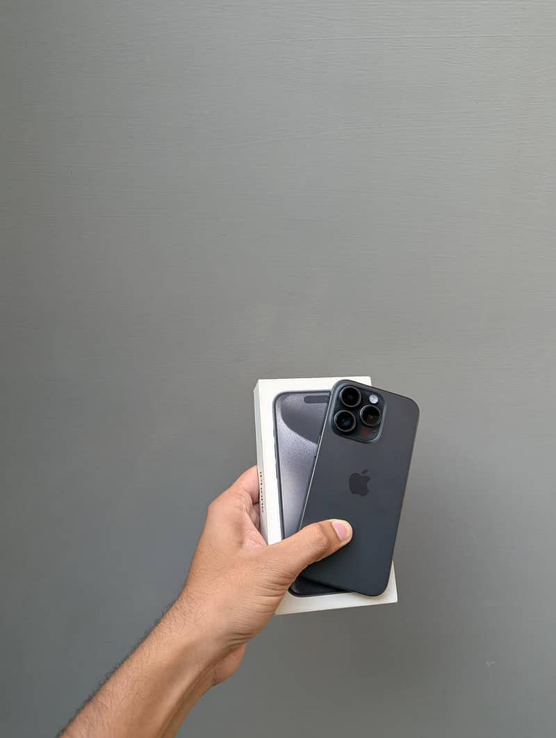 Apple iPhone 15 Pro 0