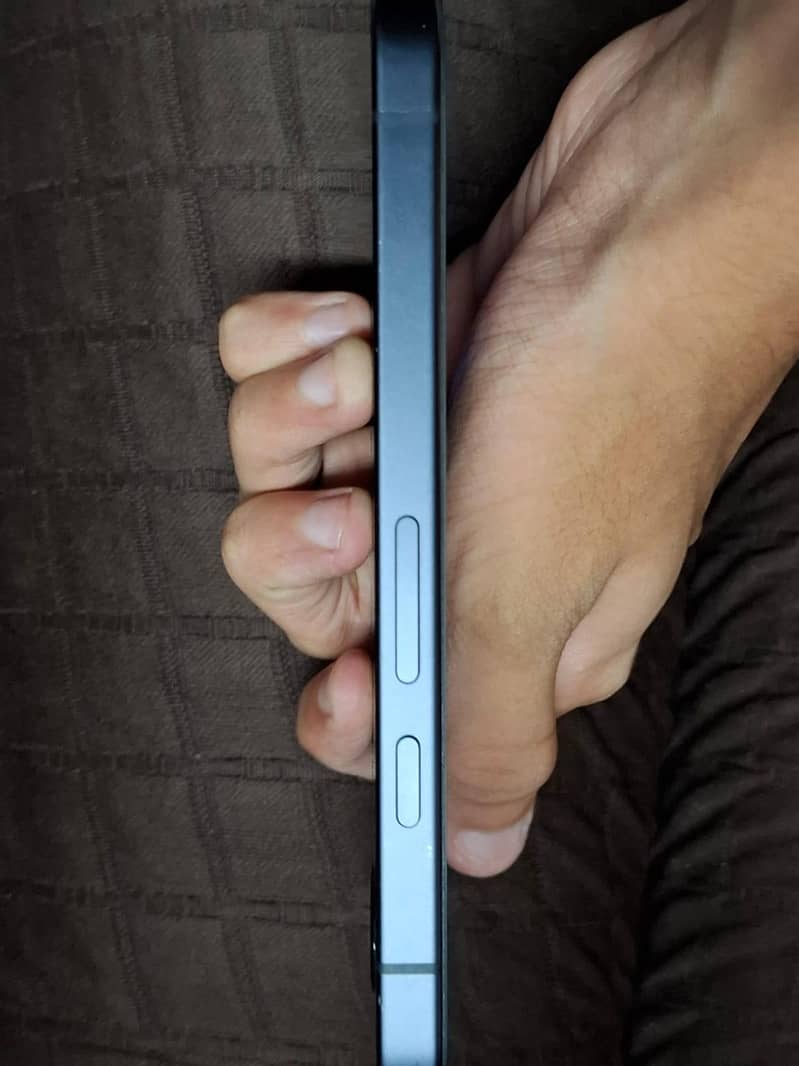 Google Pixel 9a 3