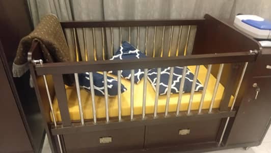 Infant /Baby cot dark brown wooden Excellent conditon Like Brand new