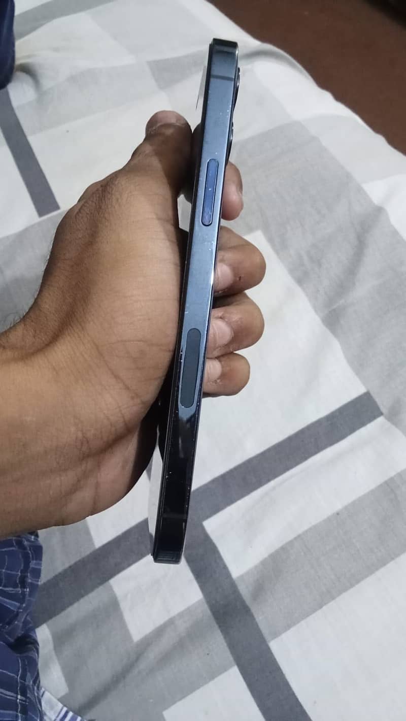 Apple iPhone 12 Pro 3