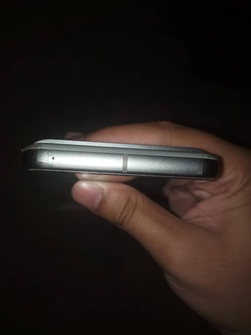 Google Pixel 8 2