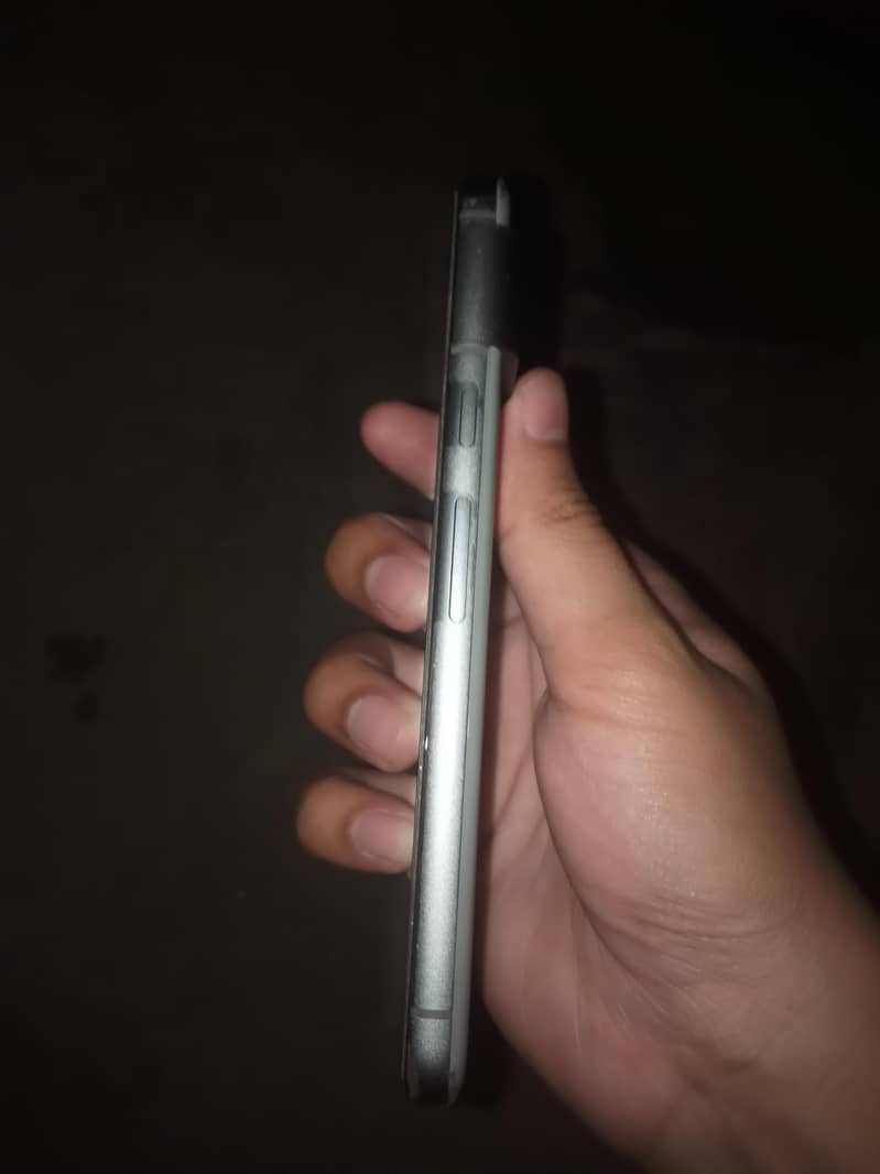 Google Pixel 8 3