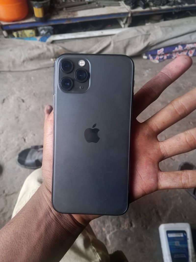 Apple iPhone 11 Pro 2