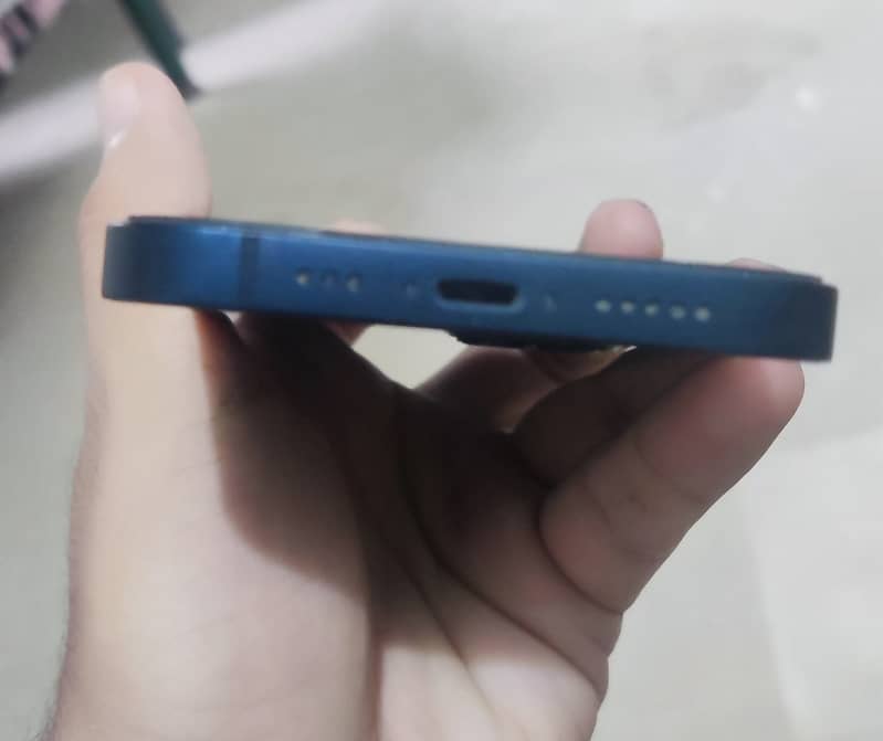 Apple iPhone 13 3