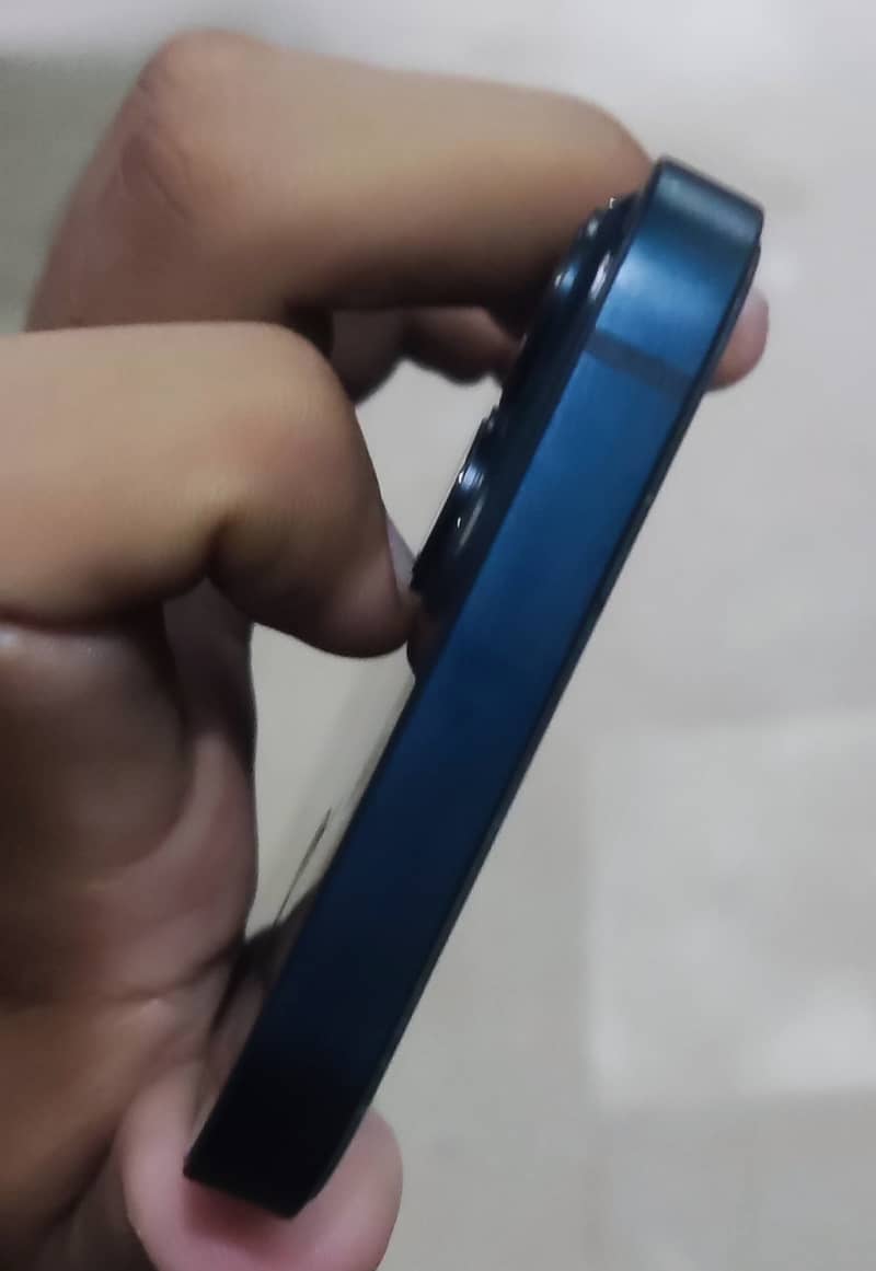 Apple iPhone 13 6