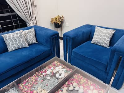 Royal blue colour 5 seater + 2 children seats