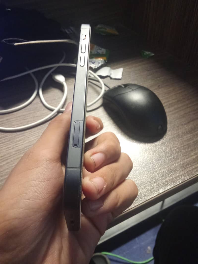 Apple iPhone 12 3