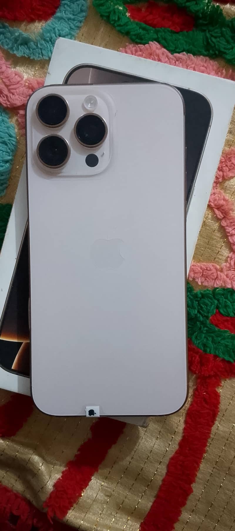 Apple iPhone 16 Pro Max 1