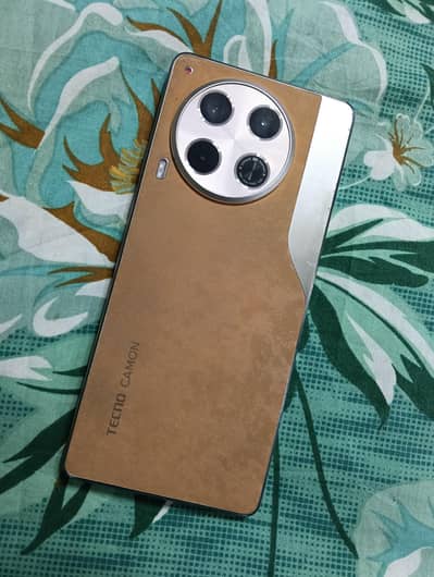 ​Tecno Camon 30 (12GB+6GB / 256GB) – 10/10 Condition, Complete Box