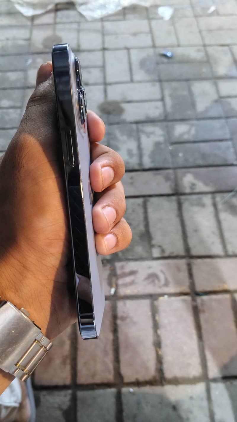 Apple iPhone 13 Pro 2