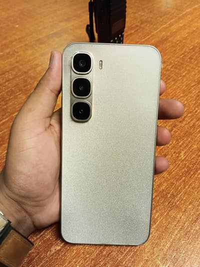 Infinix Hot 60 pro _8/128GB