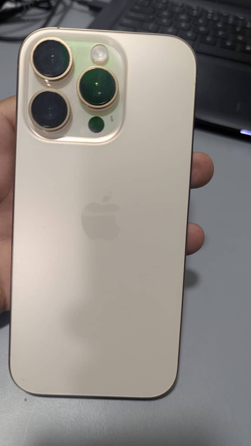 Apple iPhone 16 Pro 3