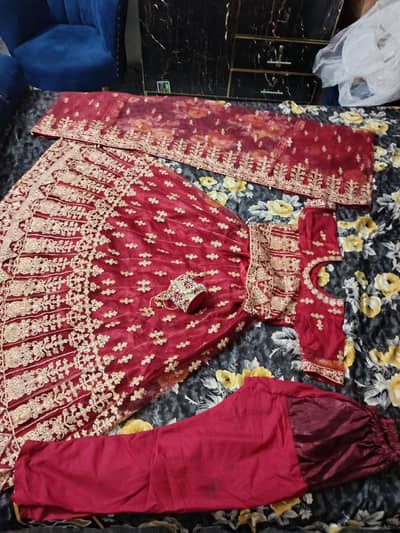 Bridal lehnga one time use only urgent sale