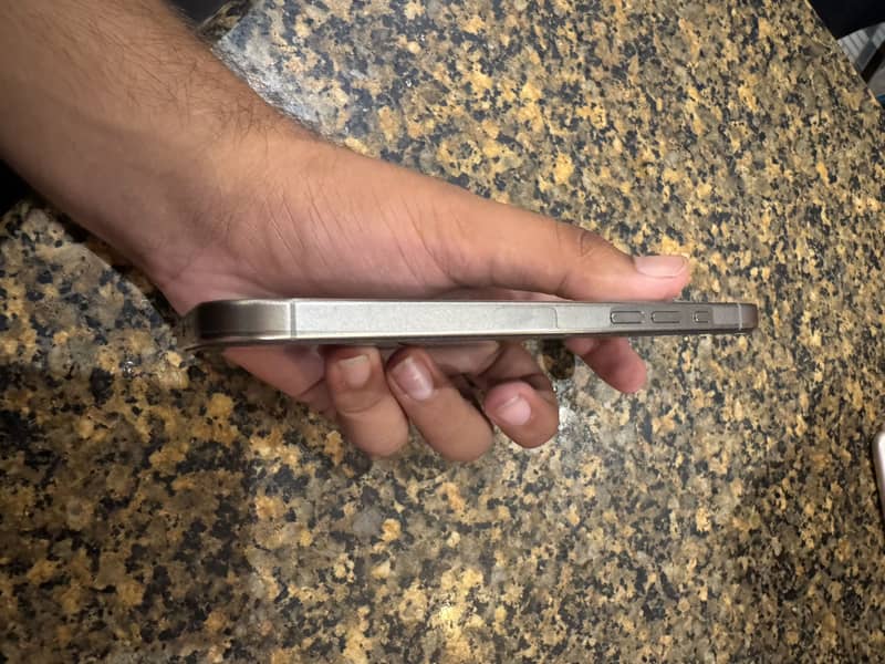 Apple iPhone 15 Pro Max 1