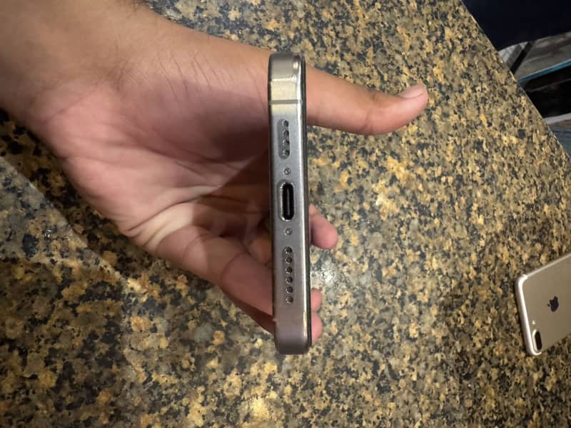 Apple iPhone 15 Pro Max 3