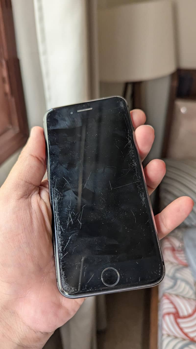 Apple iPhone 8 1