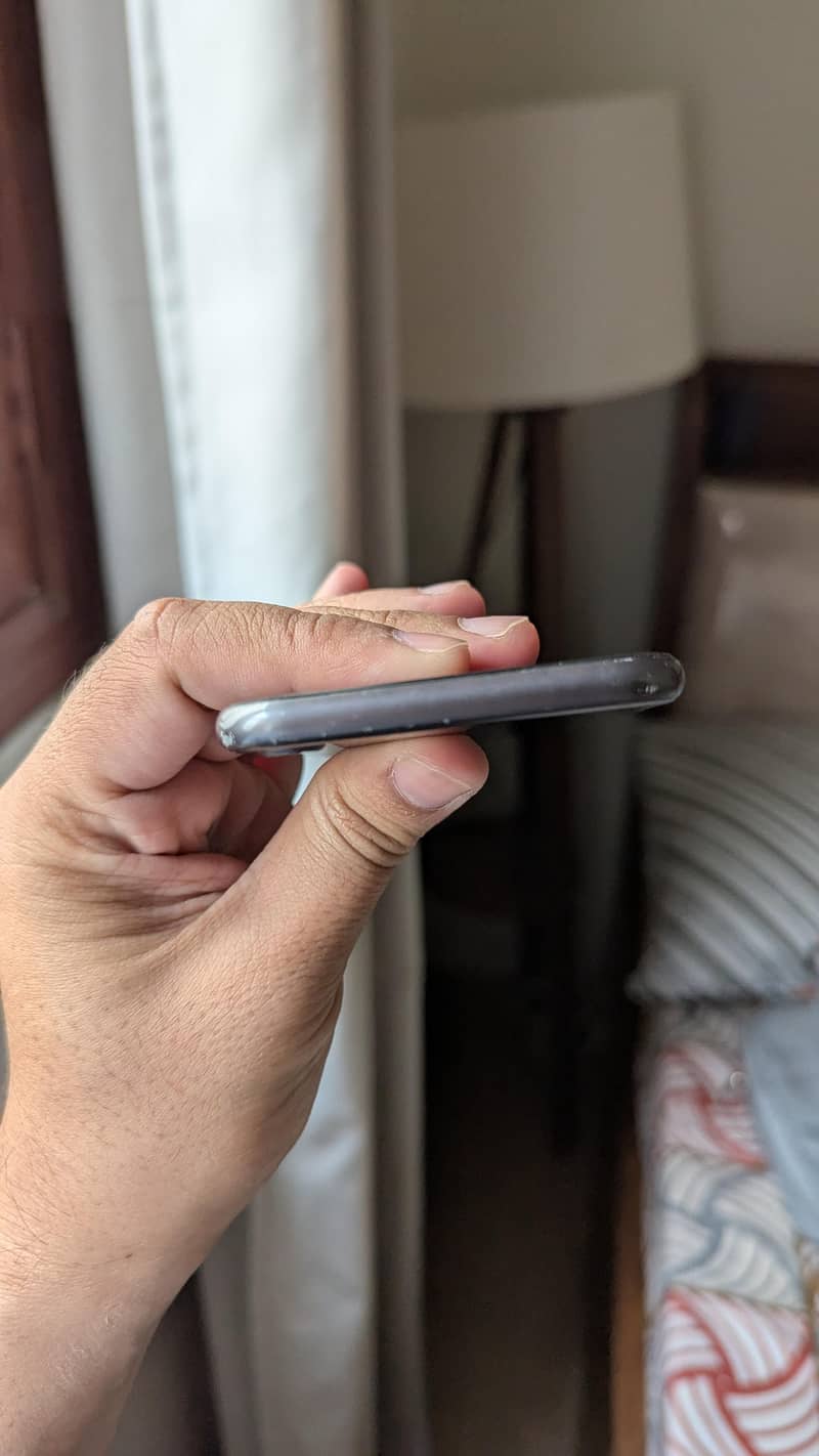 Apple iPhone 8 3