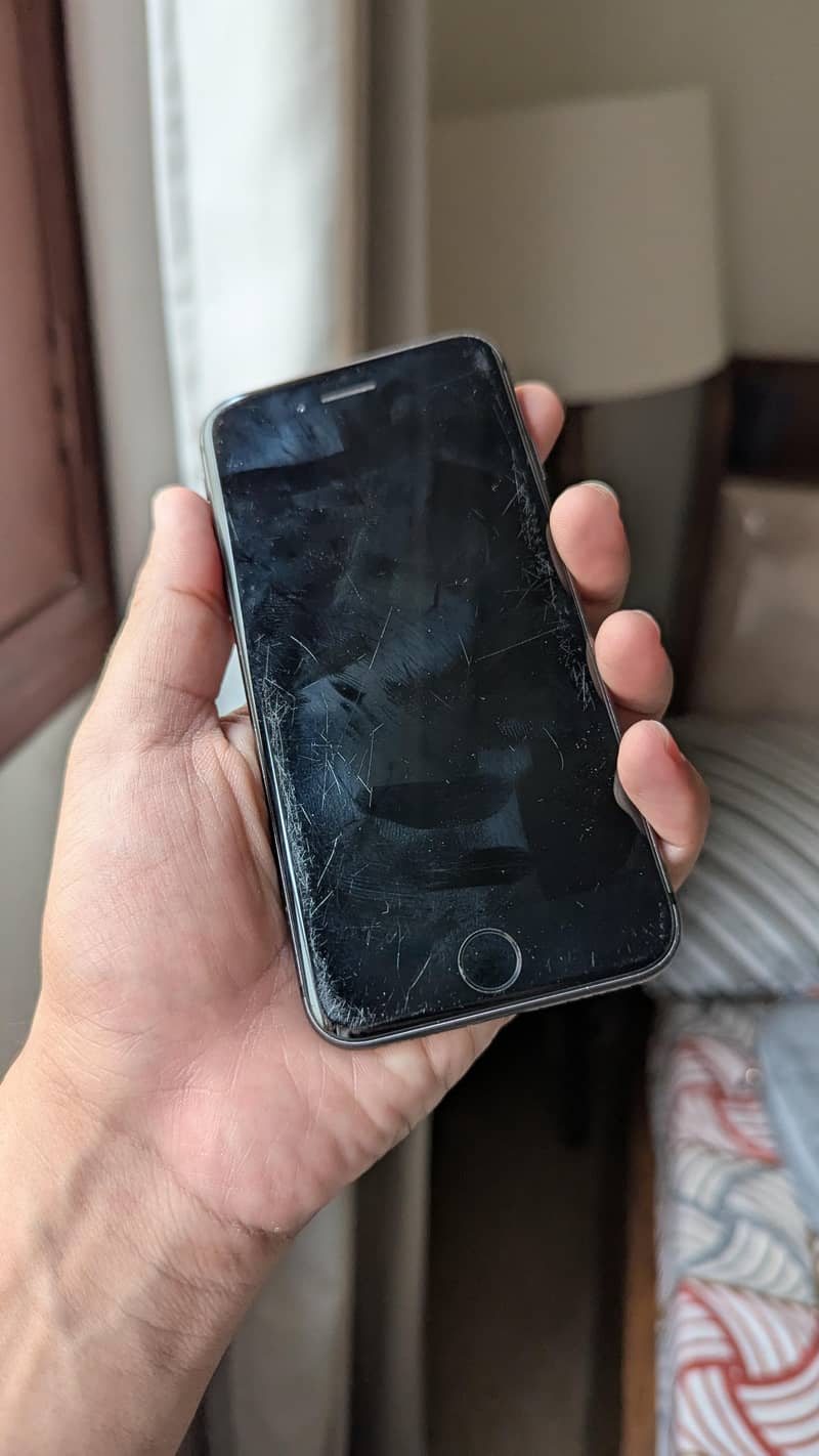 Apple iPhone 8 6