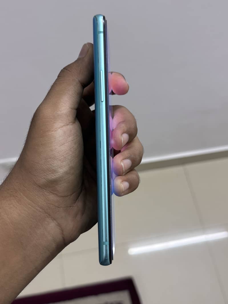 One Plus 8T 4