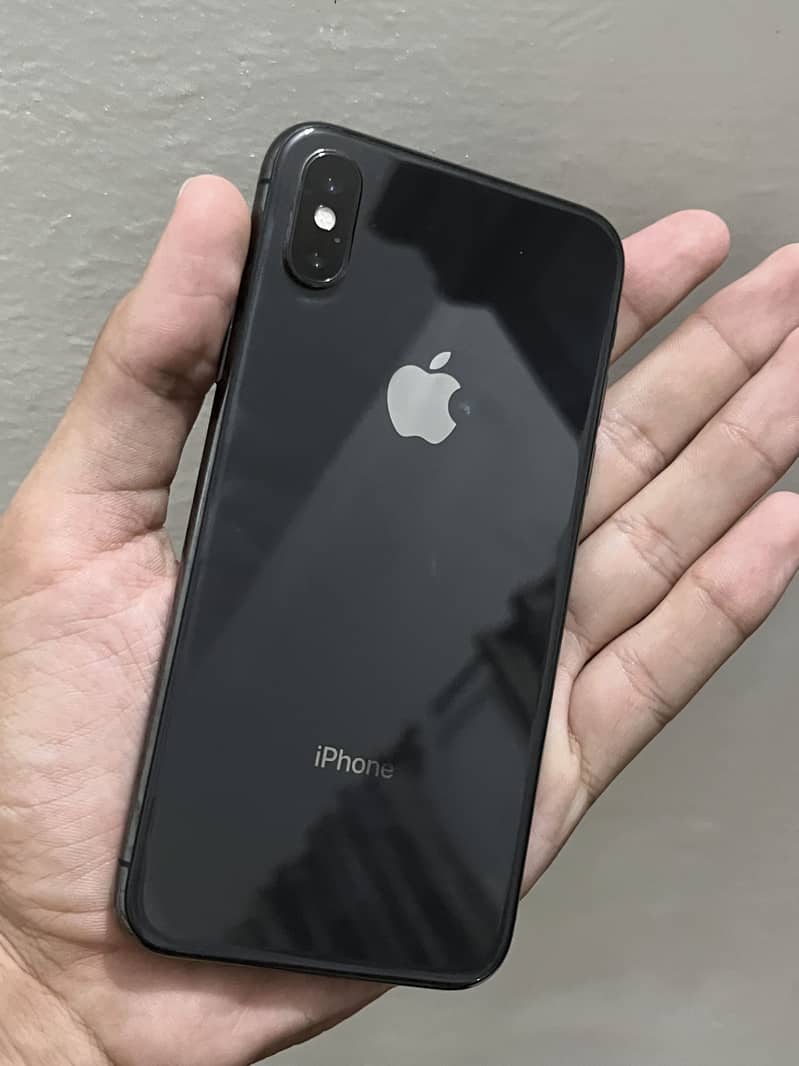 Apple iPhone X 4