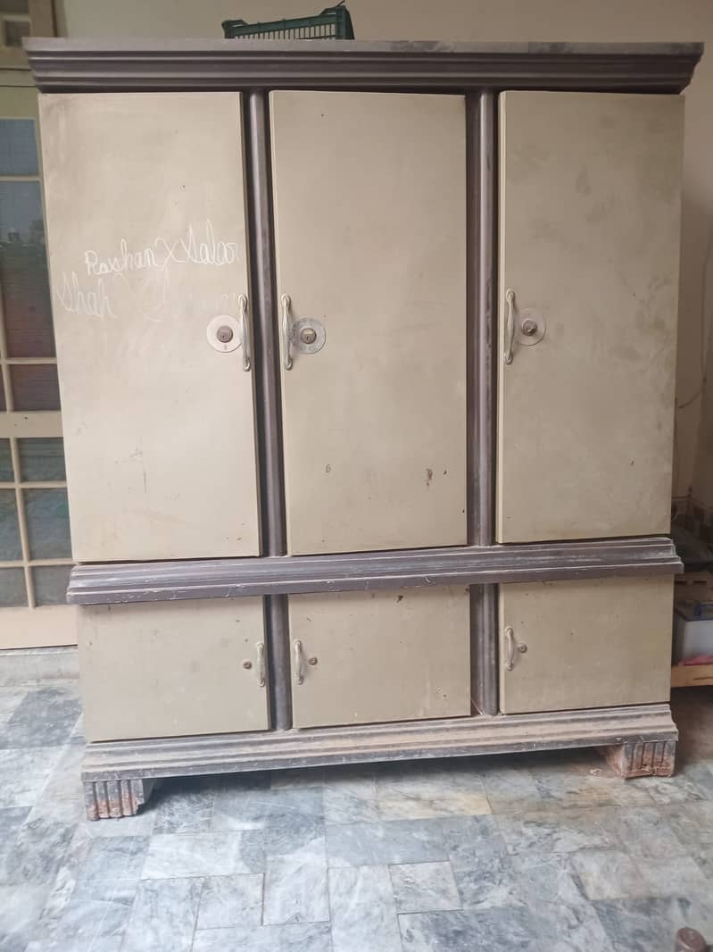 Wardrobe 0