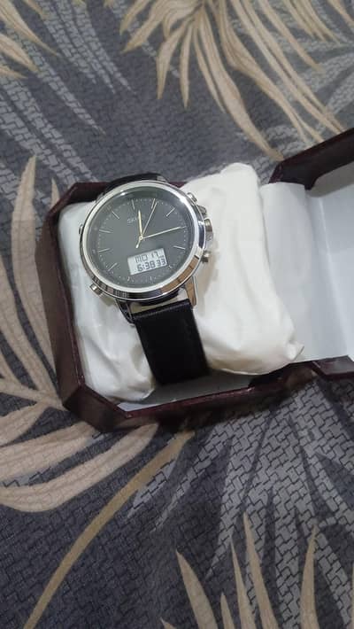 Men's  watche colour Black and silver