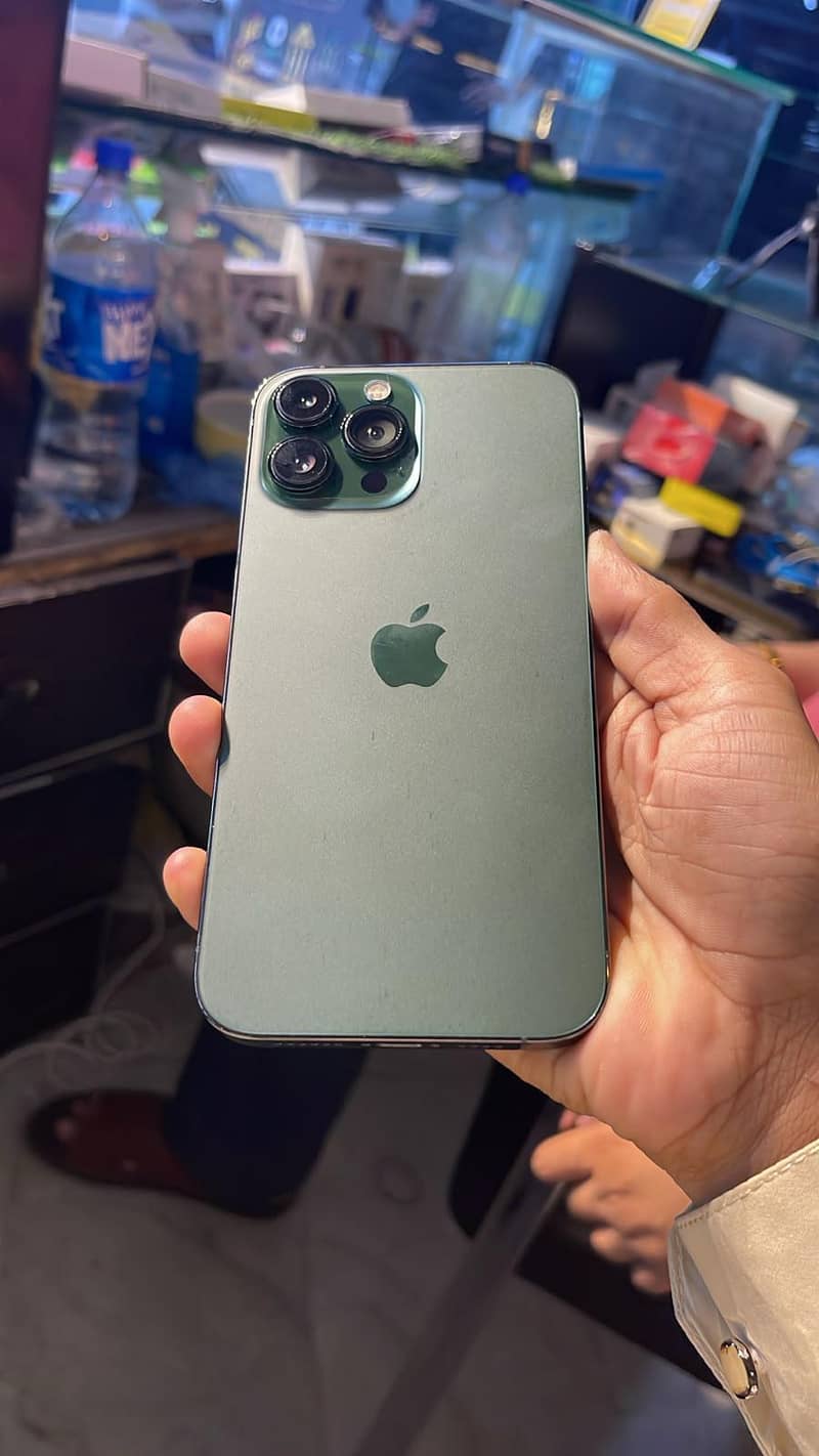 Apple iPhone 13 Pro Max 1