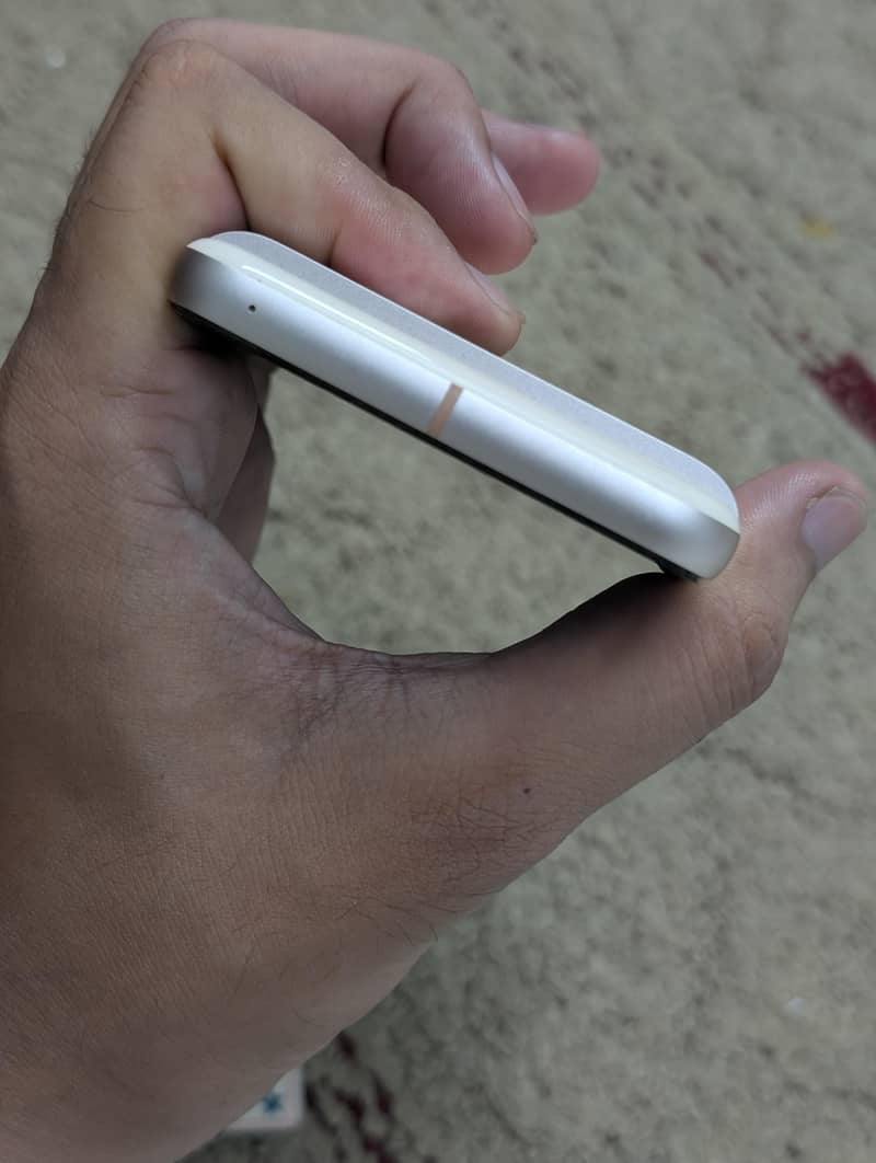 Google Pixel 8 5