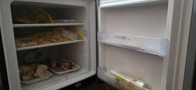 Medium Sized Dawlence Fridge