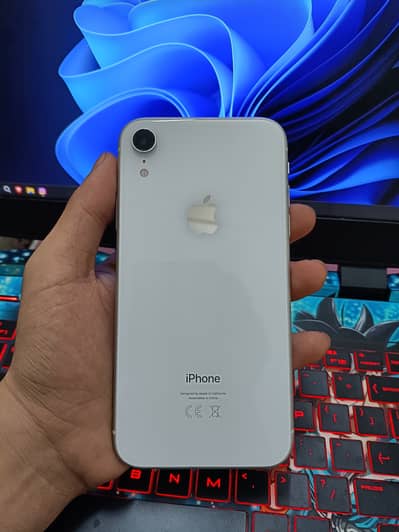 iPhone XR 64GB White - Official PTA Approved - 100% Waterpack & Genuin