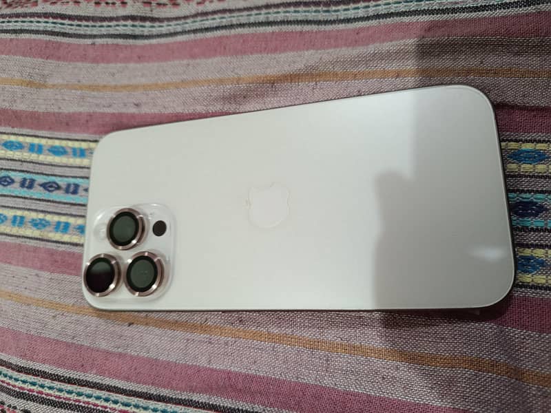 Apple iPhone 16 Pro Max 0
